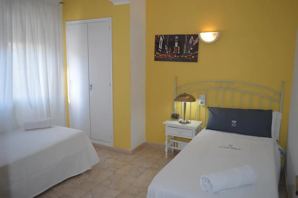 Apartamentos de las Heras Ibiza 0*,  España